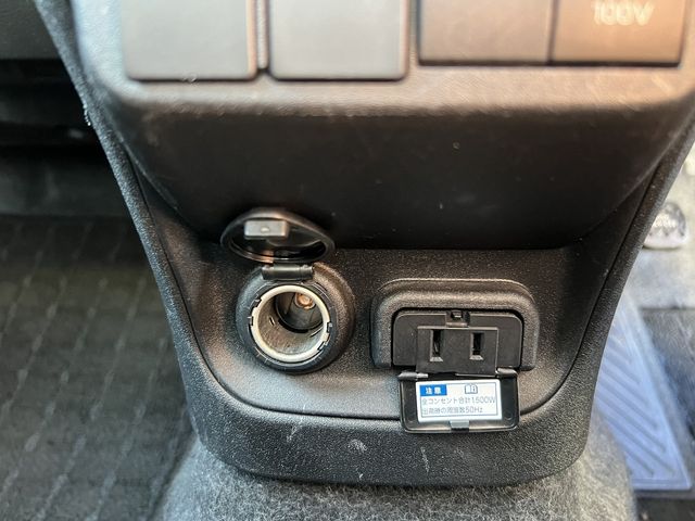 TOYOTA SIENTA HYBRID 2023 Image 31