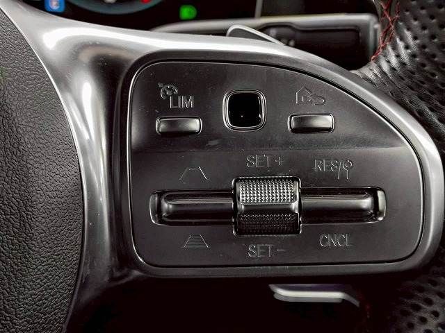 MERCEDES BENZ A CLAS 2018 Image 31