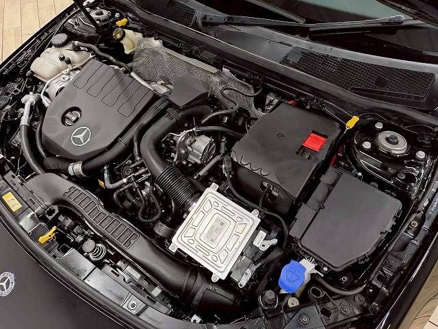 MERCEDES BENZ A CLAS 2018 Image 31