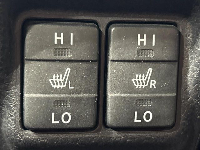 TOYOTA VOXY HYBRID 2015 Image 31