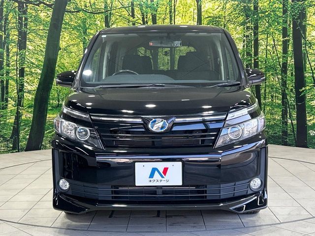 TOYOTA VOXY HYBRID 2015 Image 31