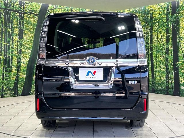 TOYOTA VOXY HYBRID 2015 Image 31