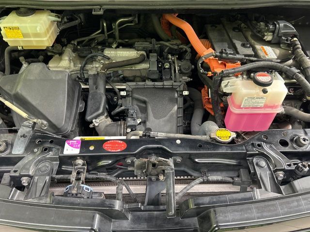 TOYOTA VOXY HYBRID 2015 Image 31