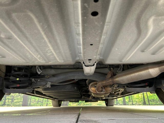 TOYOTA VOXY HYBRID 2015 Image 31