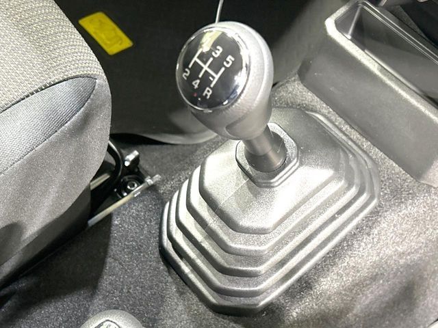 SUZUKI JIMNY NOMADE 2025 Image 31