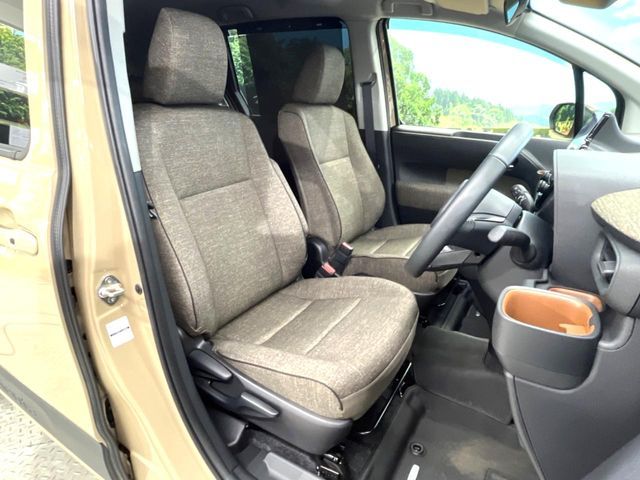 TOYOTA SIENTA HYBRID 2025 Image 31