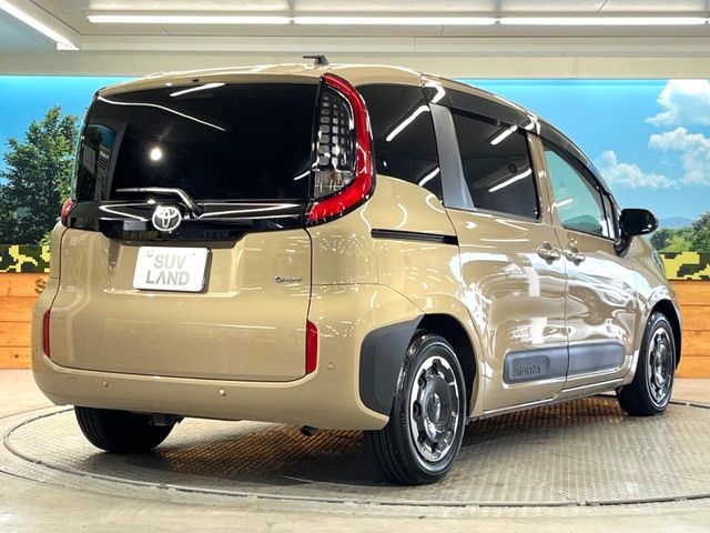 TOYOTA SIENTA HYBRID 2025 Image 31
