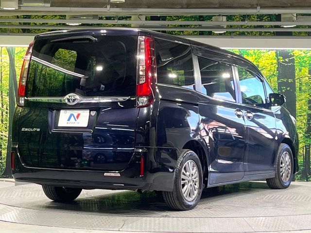 TOYOTA ESQUIRE 2015 Image 31