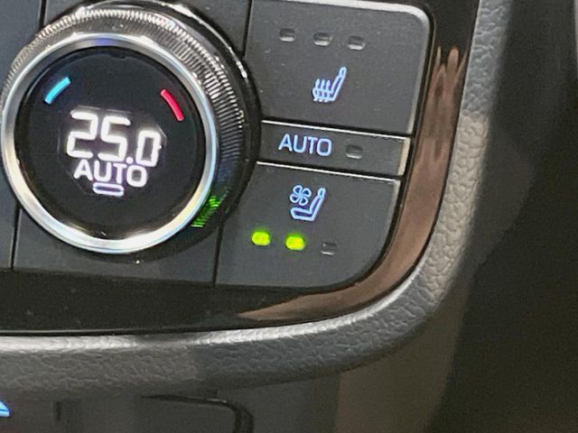 TOYOTA CROWN SEDAN HYBRID 2021 Image 31