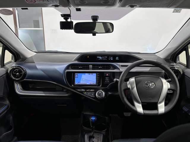 TOYOTA AQUA 2015 Image 31