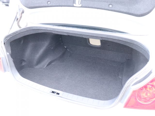 NISSAN SKYLINE 2010 Image 31