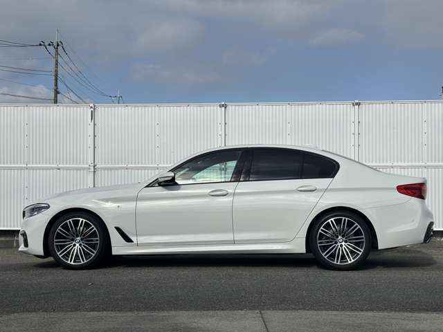 BMW 5SERIES SEDAN 2019 Image 31