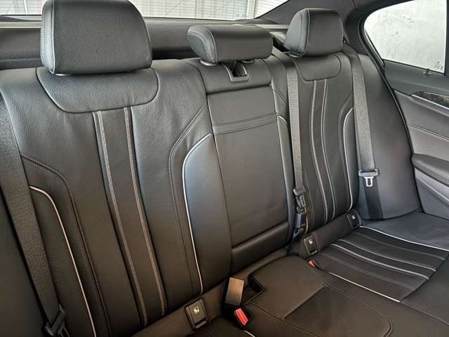 BMW 5SERIES SEDAN 2019 Image 31