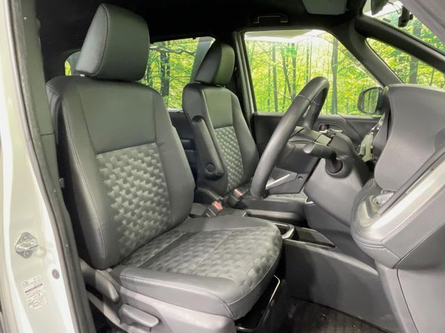 TOYOTA VOXY HYBRID 2023 Image 31