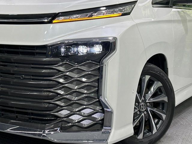 TOYOTA VOXY HYBRID 2023 Image 31