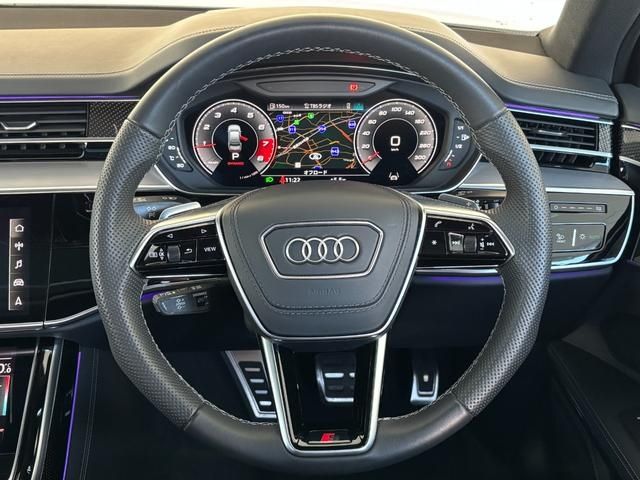 AUDI S8 2023 Image 31