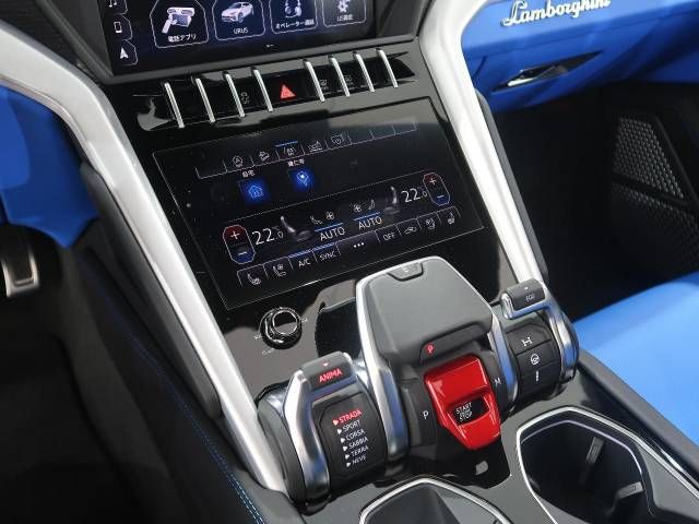 LAMBORGHINI URUS 2019 Image 31