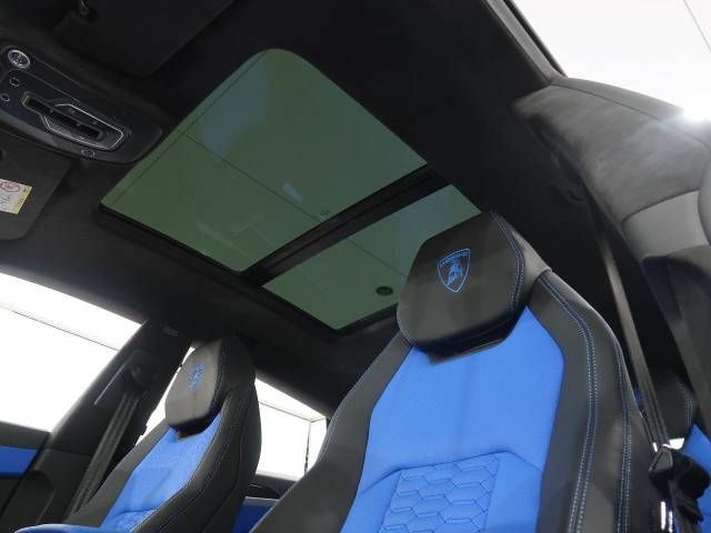 LAMBORGHINI URUS 2019 Image 31