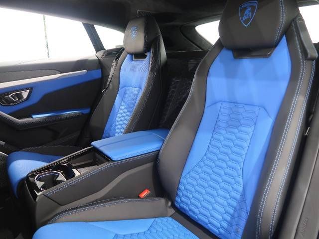LAMBORGHINI URUS 2019 Image 31