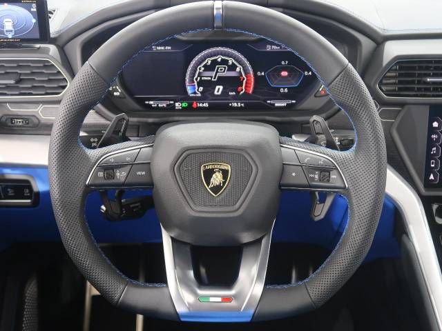 LAMBORGHINI URUS 2019 Image 31