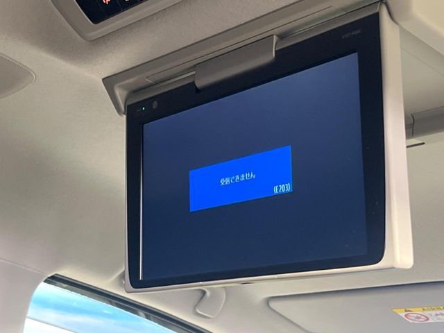 TOYOTA VOXY HYBRID 2017 Image 31