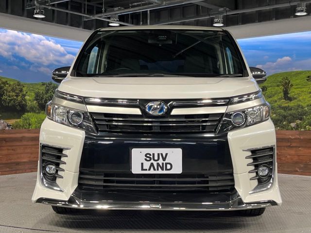 TOYOTA VOXY HYBRID 2017 Image 31