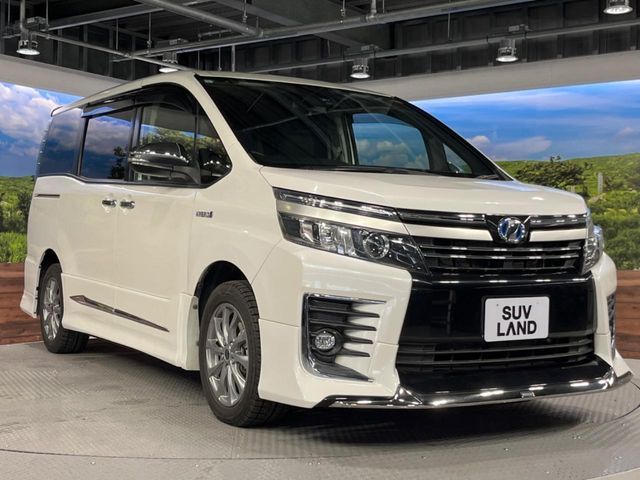 TOYOTA VOXY HYBRID 2017 Image 31