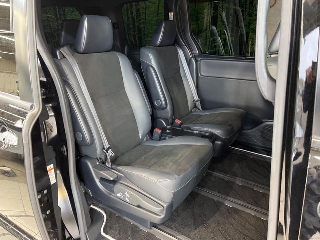 TOYOTA NOAH HYBRID 2020 Image 31