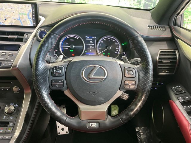 TOYOTA LEXUS NX300H 2019 Image 31