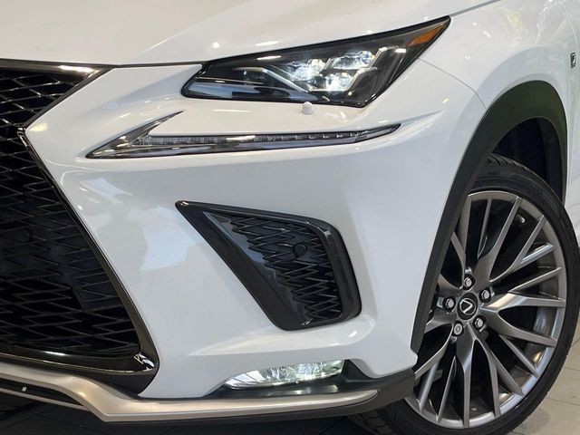 TOYOTA LEXUS NX300H 2019 Image 31