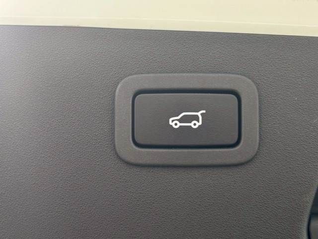 JAGUAR E-PACE 2018 Image 31