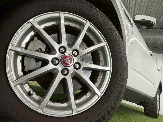 JAGUAR E-PACE 2018 Image 31