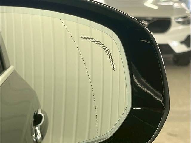 VOLVO XC90 2017 Image 31