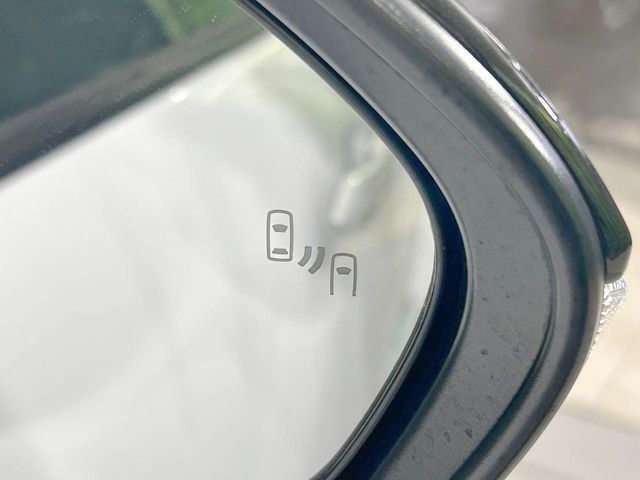 TOYOTA YARIS CROSS HYBRID 2025 Image 31