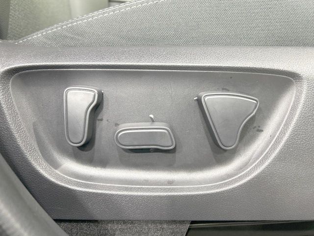 TOYOTA YARIS CROSS HYBRID 2025 Image 31