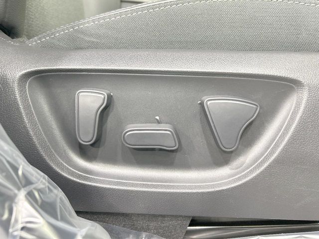 TOYOTA YARIS CROSS HYBRID 2025 Image 31