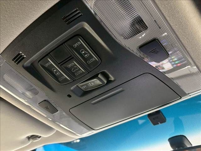 TOYOTA VELLFIRE 2017 Image 31