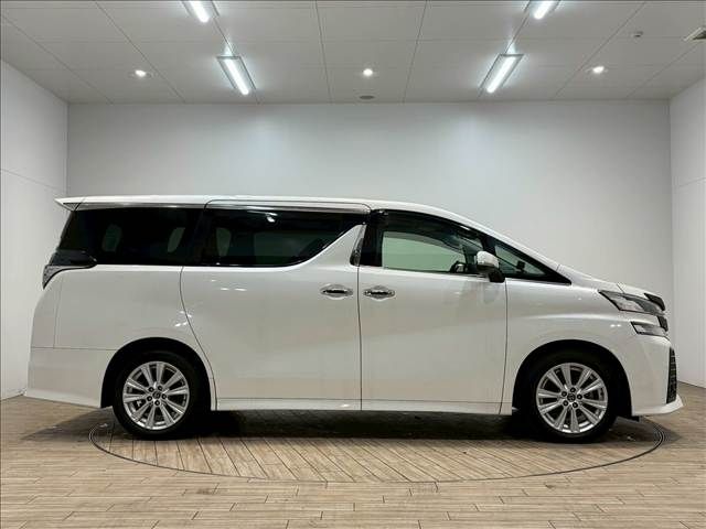 TOYOTA VELLFIRE 2017 Image 31