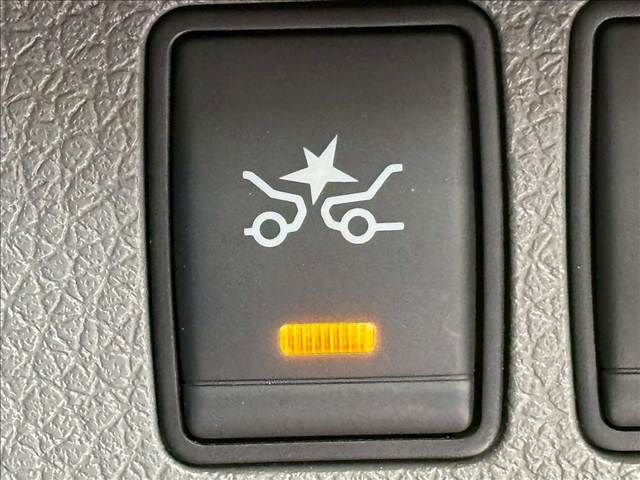 NISSAN NV350 CARAVAN 2018 Image 31