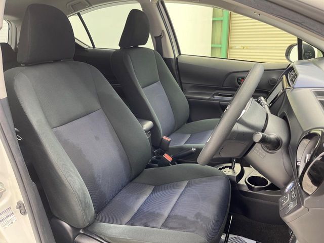 TOYOTA AQUA 2015 Image 31