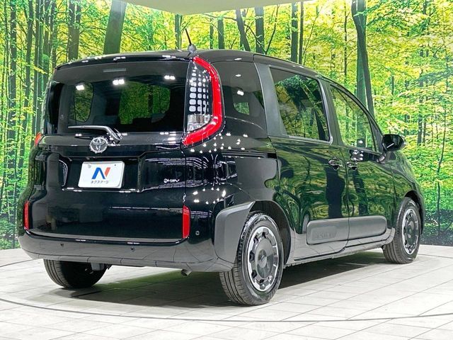 TOYOTA SIENTA HYBRID 2025 Image 31