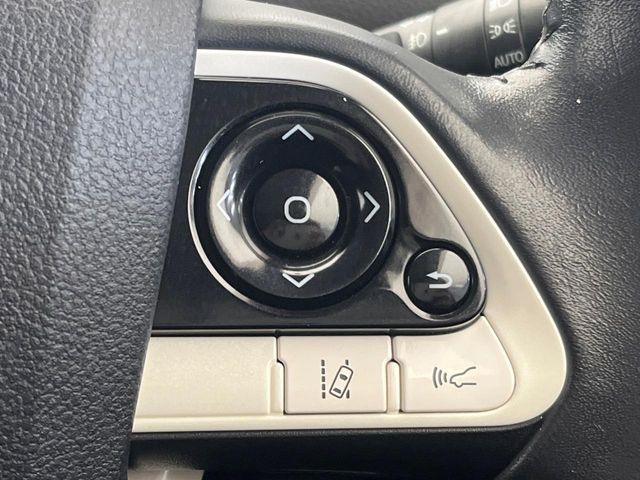 TOYOTA PRIUS 2017 Image 31