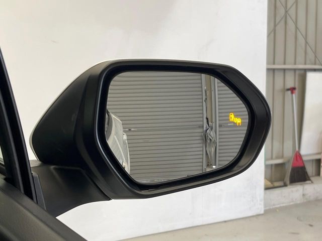 TOYOTA PRIUS 2017 Image 31