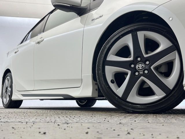 TOYOTA PRIUS 2017 Image 31