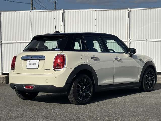 BMW MINI COOPER 5DOOR 2019 Image 31