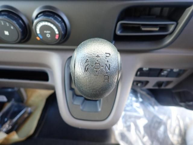 MITSUBISHI CANTER 2025 Image 31