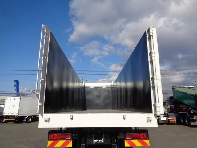 MITSUBISHI FUSOU SUPER GREAT 2025 Image 31