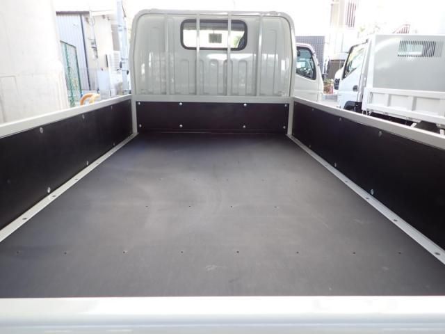 MITSUBISHI CANTER 2025 Image 31