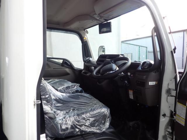 MITSUBISHI CANTER 2025 Image 31