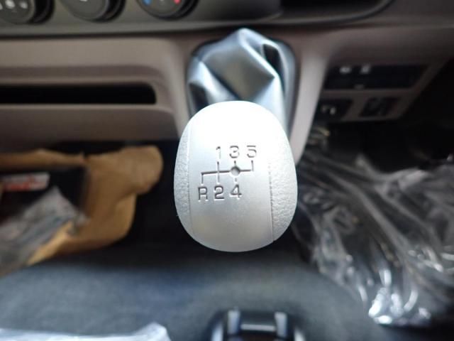 MITSUBISHI CANTER 2025 Image 31